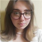 No soy profesora titulada, pero soy española nativa y por tanto puedo dar clases de español a ingleses.